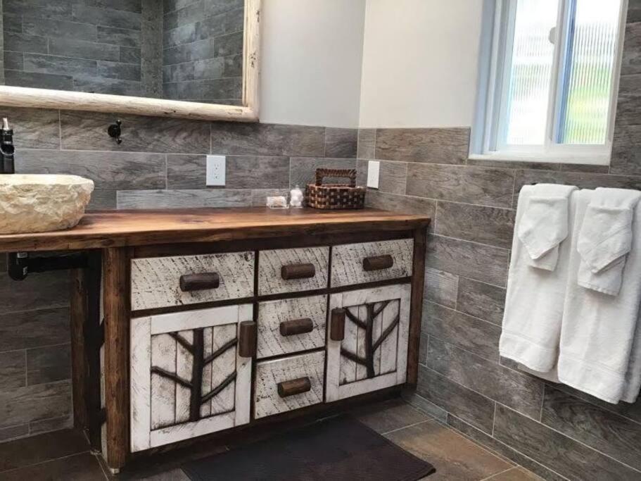 Refreshing Cottage With Luxury Bath มาร์ติเนซ ภายนอก รูปภาพ